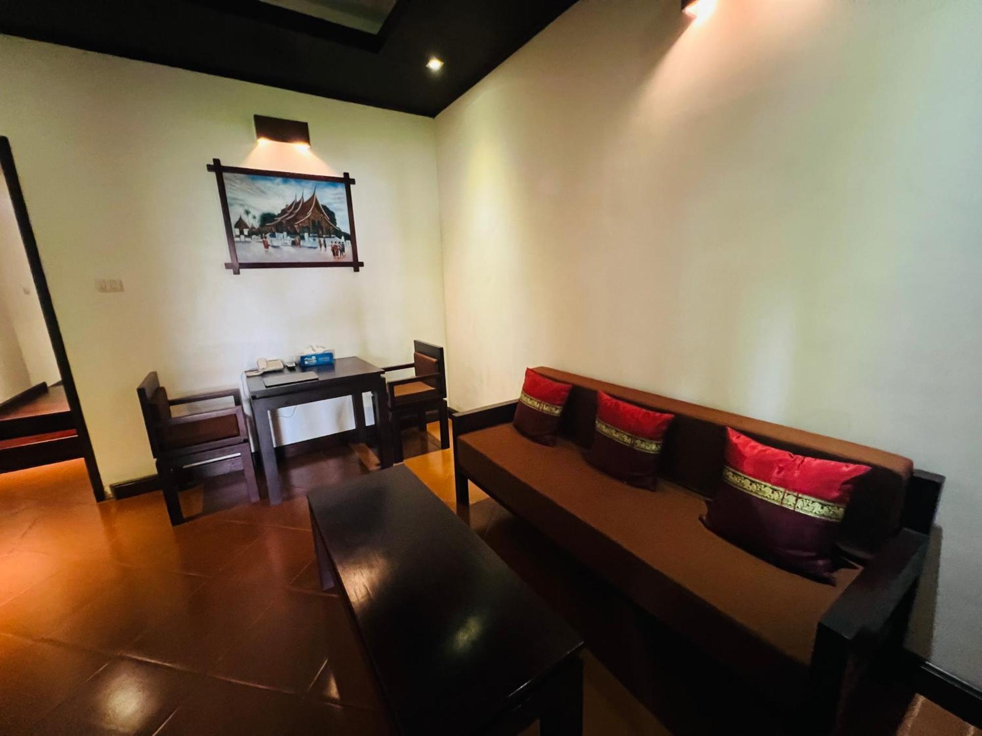 לואנג פרבאנג Meuangluang Hotel מראה חיצוני תמונה