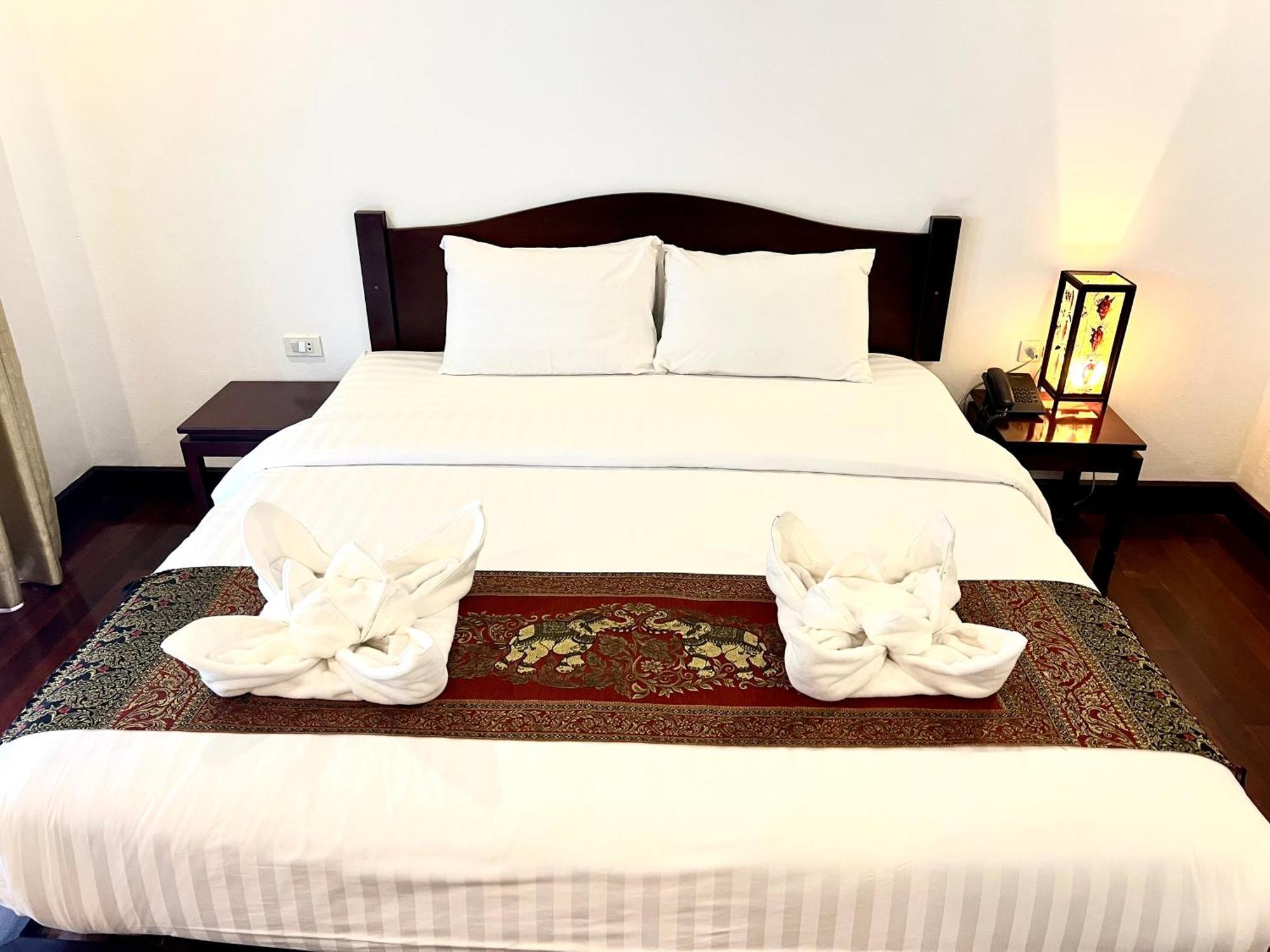 לואנג פרבאנג Meuangluang Hotel מראה חיצוני תמונה