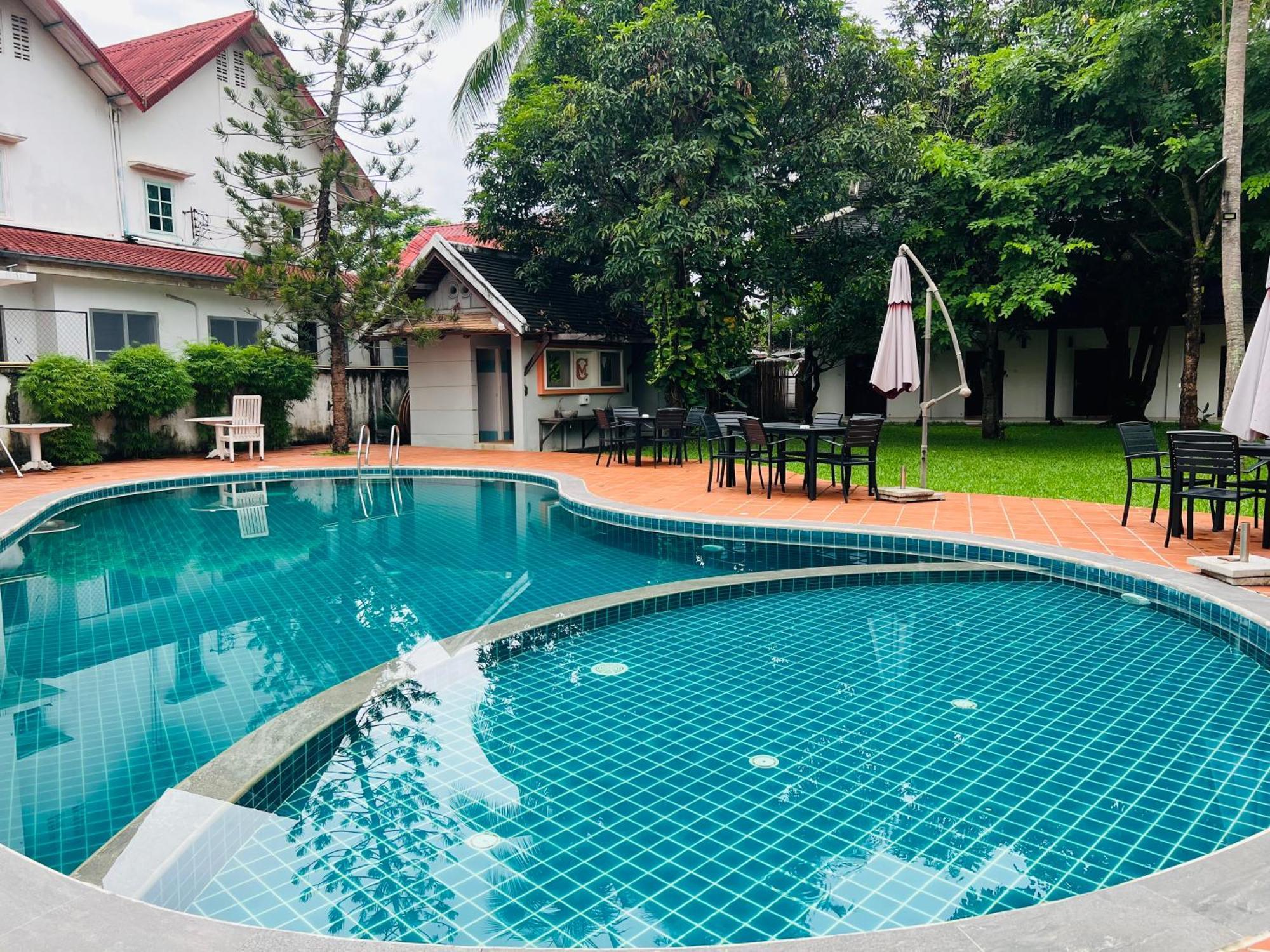 לואנג פרבאנג Meuangluang Hotel מראה חיצוני תמונה